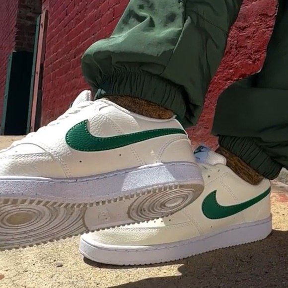 Nike WMNS Court Vision Low Next
Nature
Sail/White/Malachite
Shoes
FQ8892-133 - Picture 13 of 16